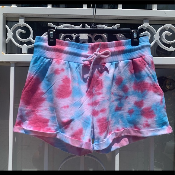 Custom swirl dyed shorts - Picture 2 of 4